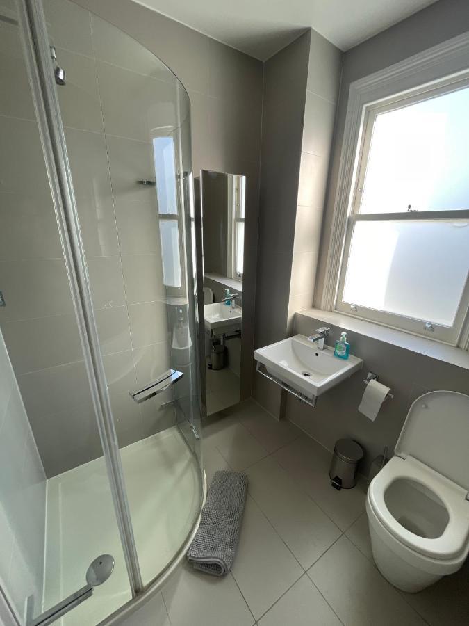 Beautiful 4b.2ba House + Office Holiday home