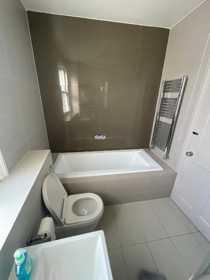 Beautiful 4b.2ba House + Office *